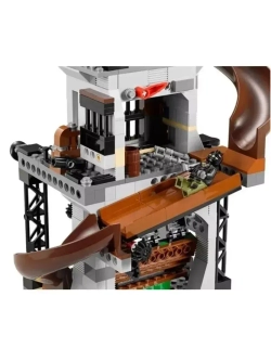 Конструктор Вторжение в логово черепашек 890 деталей