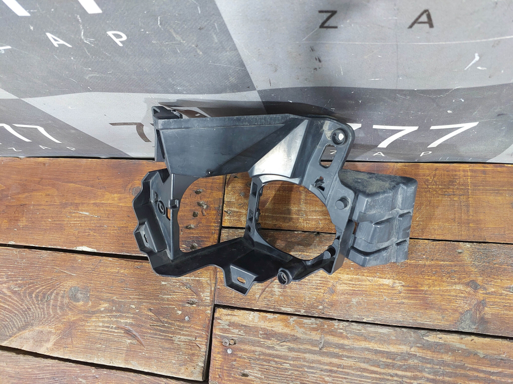 Кронштейн ПТФ правый Lexus RX 4 15-19 Б/У Оригинал 5212548091