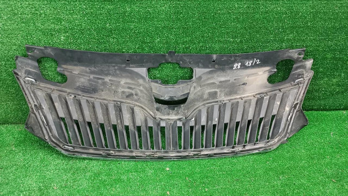 Решетка радиатора Skoda Rapid 1 (2012-2020)