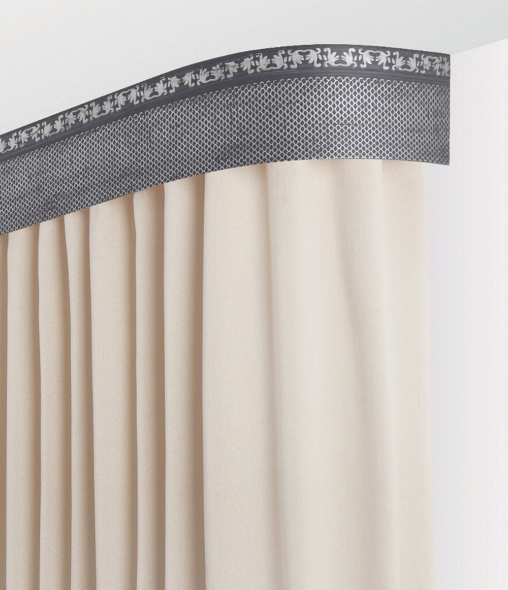 Пластиковый карниз с тиснением Legrand 3-х рядный Виват 1600 мм