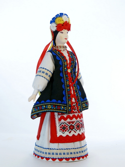Кукла коллекционная в Украинском девичьем праздничном костюме.
