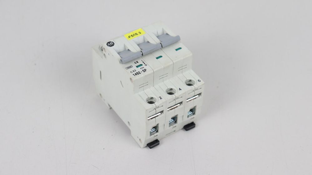 Allen Bradley 1492-SP3C630
