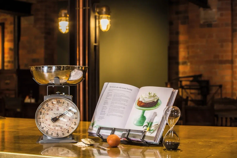 Kitchen Craft Подставка для кулинарных книг 24x19 из дерева манго