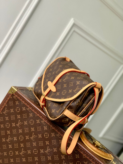 Louis Vuitton Saumur BB