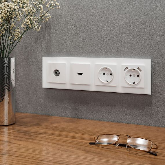 Рамка на 4 поста Werkel Favorit белый матовый W0041105 4690389159930