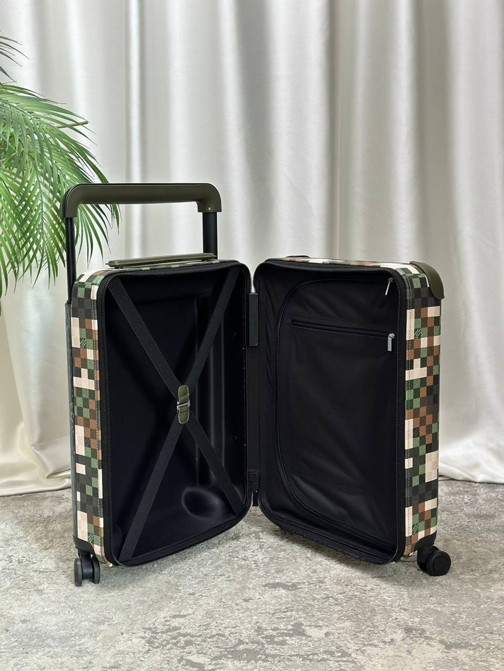 Чемодан Louis Vuitton