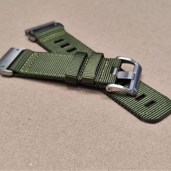 Ремешок тактический Tactix 26 мм. для Garmin Fenix 7x / 6x / 5x / 3, Enduro 2 / Tactix 7, Tactix Delta нейлоновый быстросъемный на застежке (Хаки/серебряная застежка)