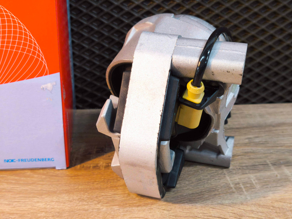 Опора двигателя правая Corteco  Audi A8 III (4H2, 4H8, 4HC, 4HL) 2010 - 2018