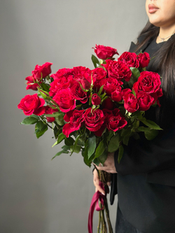 Кустовые розы сорт «BELLA LOVE» (Эквадор, премиум)