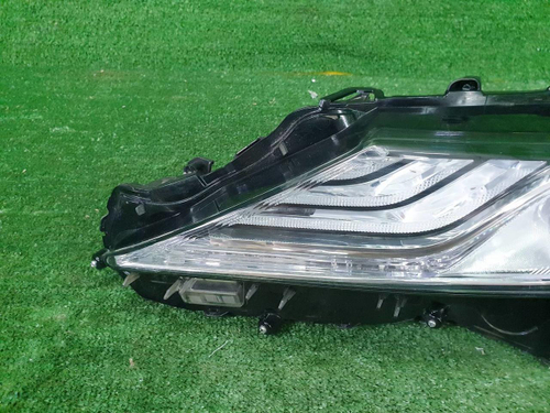 Битая Фара левая Toyota Camry xv70 (2020-н.в.) LED (В пленке)