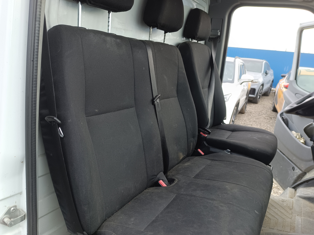Mercedes-Benz SPRINTER Цельнометаллический 311 (Цельнометаллический, Дизельный, 2,1 л, 109 л.с.)