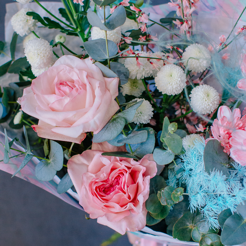 149. Свежий нежный букет с ароматными пионовидными розами