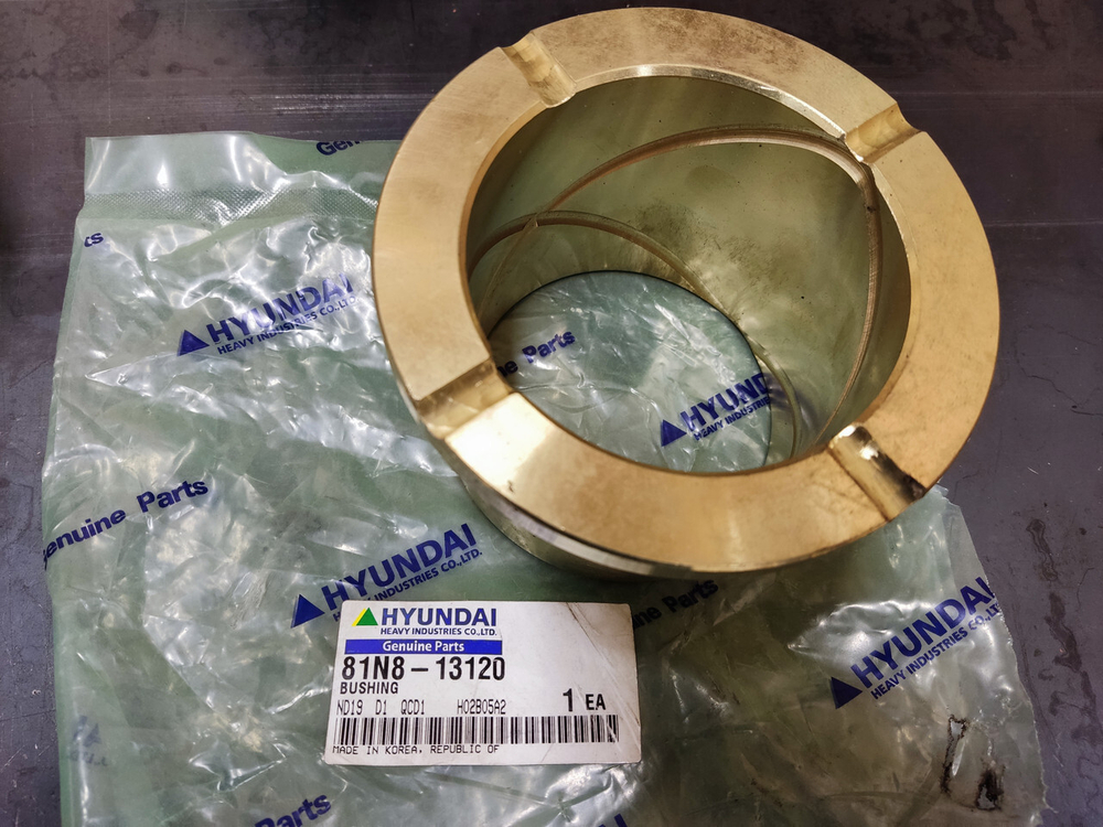 Втулка 81N8-13120