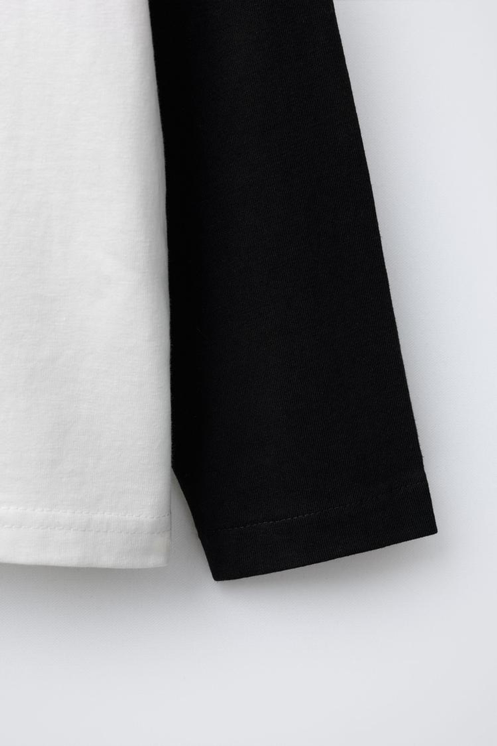 ZARA ЛОНГСЛИВ С НАДПИСЬЮ И ДВОЙНЫМИ РУКАВАМИ, БЕЛЫЙ