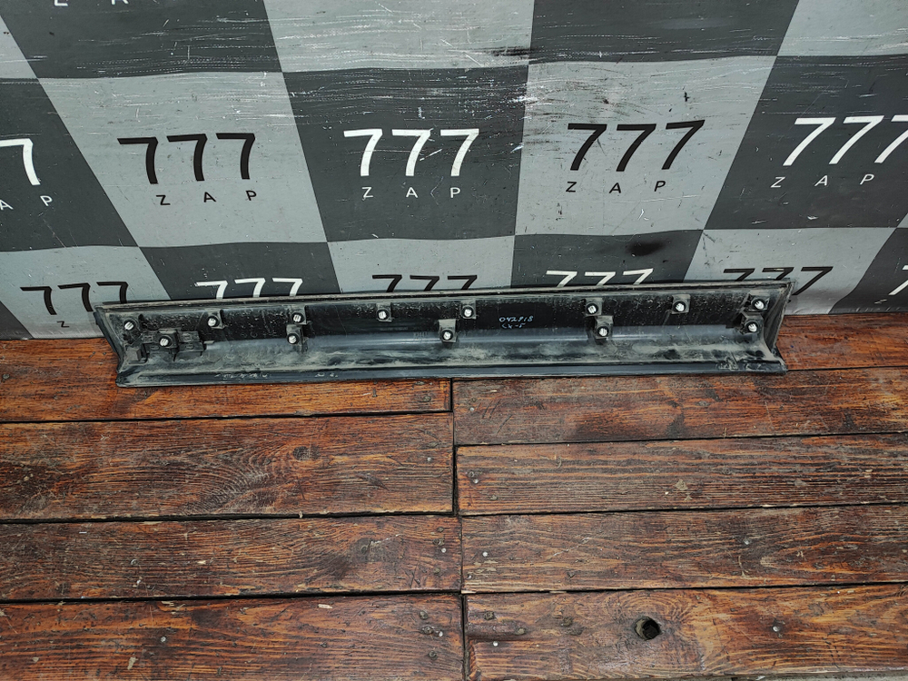 Накладка двери передней правой Mazda CX-5 2 (KF) 17-нв Б/У Оригинал KB7W51RA1