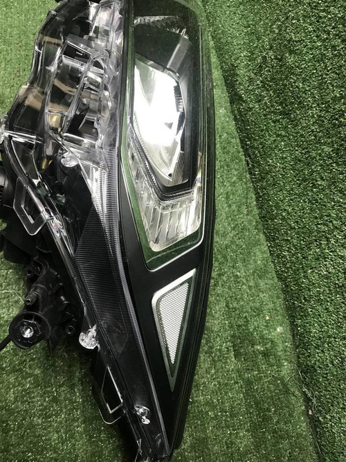 Фара левая Toyota RAV4 5 XA50 (2018-н.в.) LED