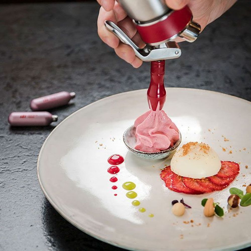 Сифон для сливок «Гурме»;сталь нерж.,пластик;0,5л;D=73,H=250,B=105мм;металлич. (Цвет: серебристый)