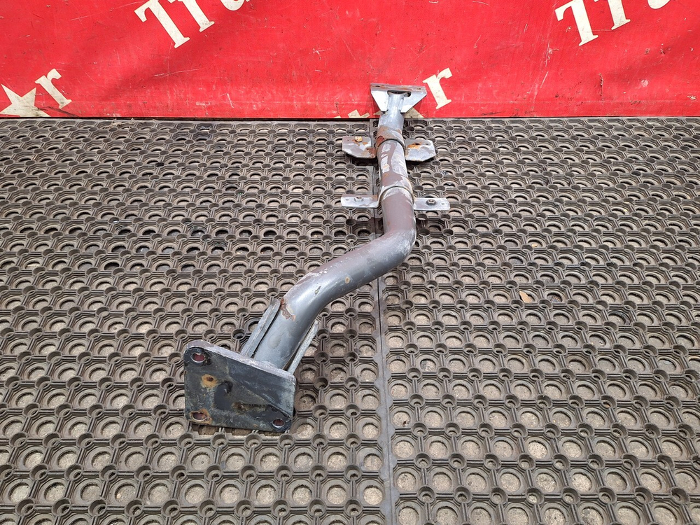 Кронштейн крыла переднего правого