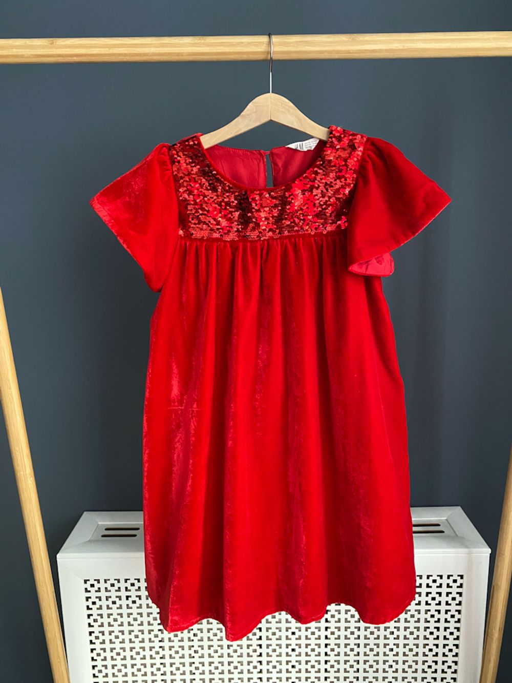 Новое бархатное платье H&M, 140