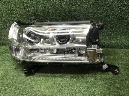 Фара правая Toyota Land Cruiser 200 (15-21) LED