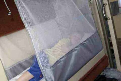 Манежи в поезд серый — 9-0069