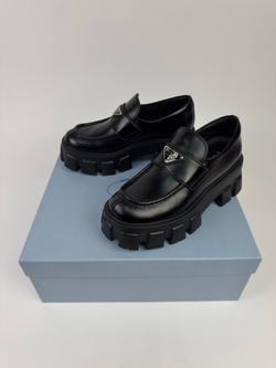 Лоферы Prada