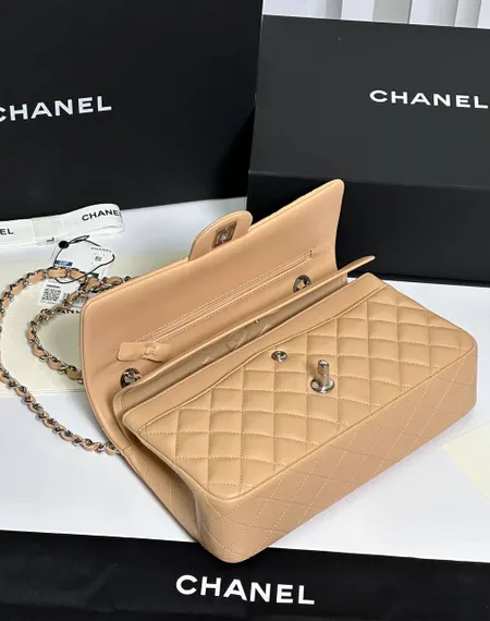 Женская сумка Chanel Timeless Jumbo бежевый