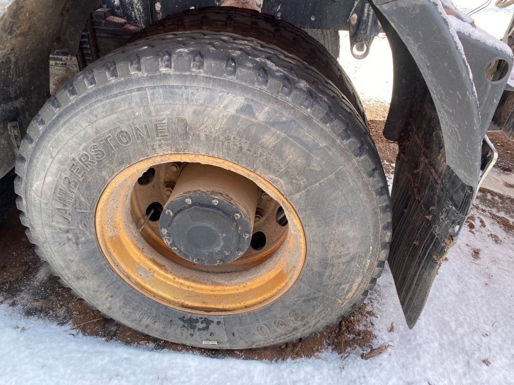 Shacman (Shaanxi) SX* 6x6 Седельный тягач SX42586V385 (Дизельный, 11,6 л, 423 л.с, МТ)