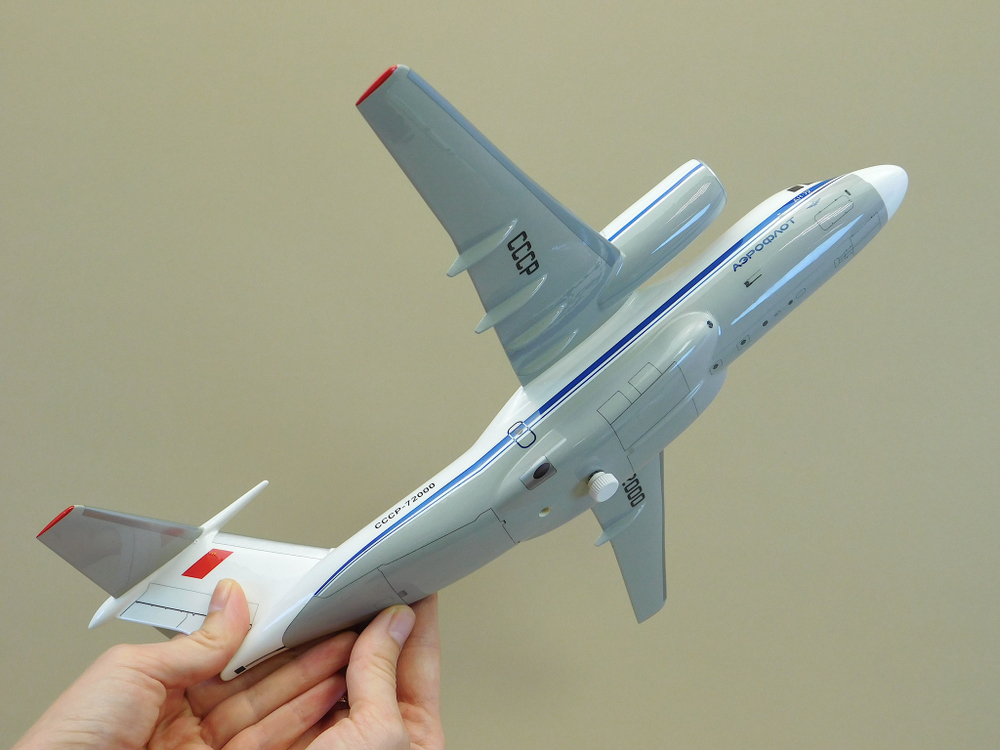 Модель самолета Ан-72 (М1:72, Аэрофлот СССР-72000)