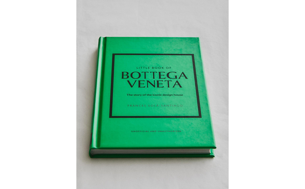 The Little Book of Bottega Veneta. Иллюстрированная книга о модном доме Bottega Veneta (на английском языке)
