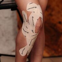 Бежевые тейпы