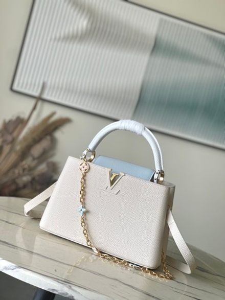 Louis Vuitton Capucines MM