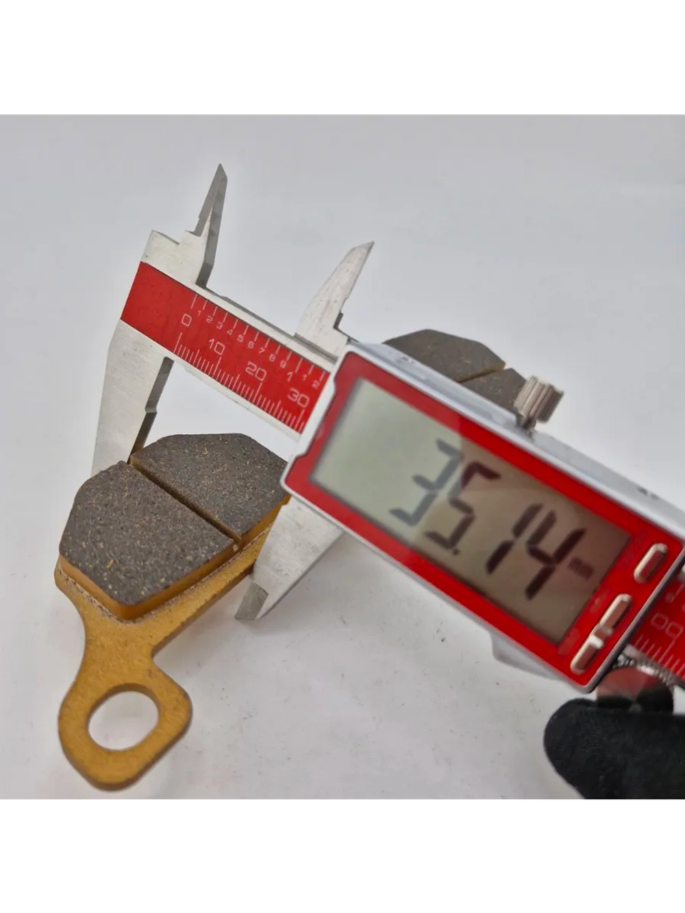 +t Тормозные колодки дисковые для детского квадроцикла