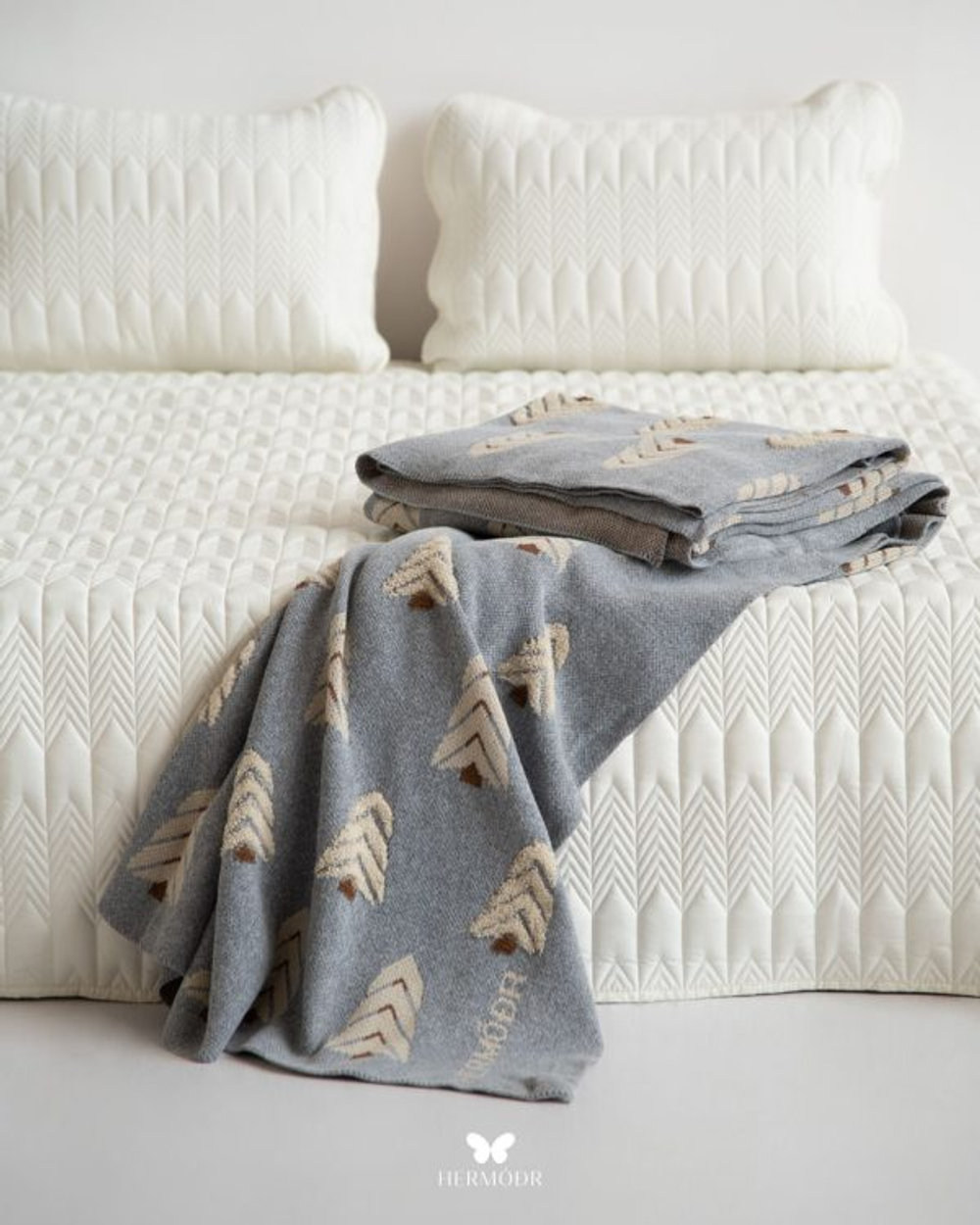 Плед Crimson Sofa Shawl Gray 200 × 250 см 130220336 Иран