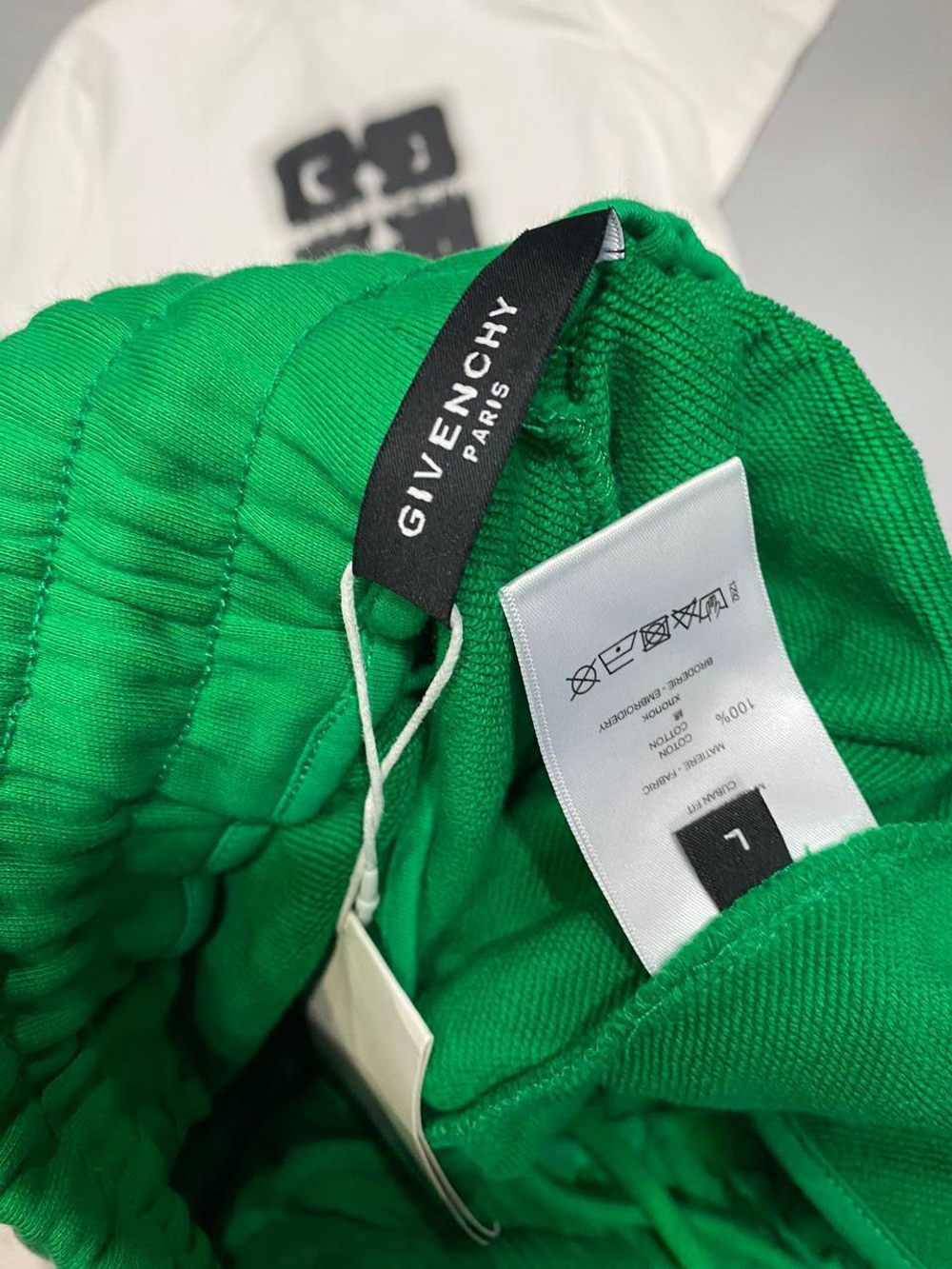 Шорты Givenchy