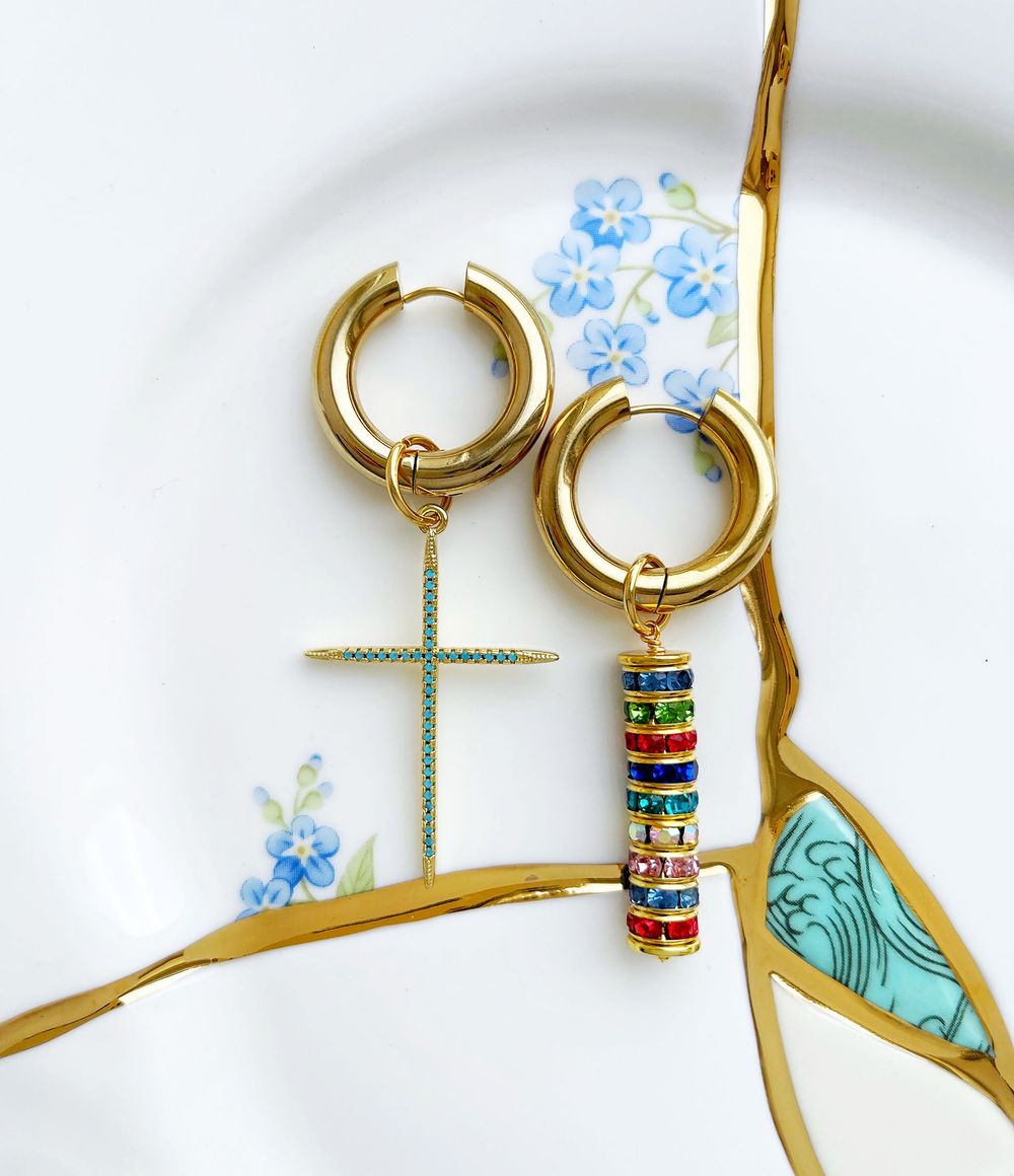 Подвеска Крест с инкрустацией камнем