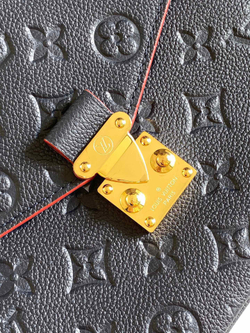 Louis Vuitton Pochette Metis