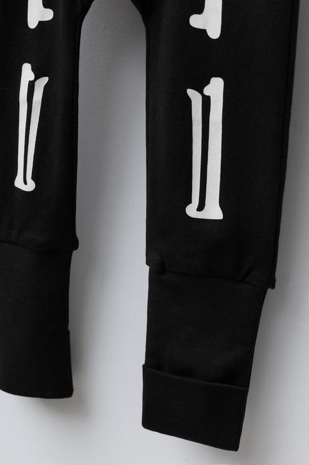 ZARA ПИЖАМА-СЛИП С ПРЕОБРАЗУЕМЫМИ СТОПАМИ, СКЕЛЕТ, СВЕТЯЩАЯСЯ В ТЕМНОТЕ, ЧЕРНЫЙ