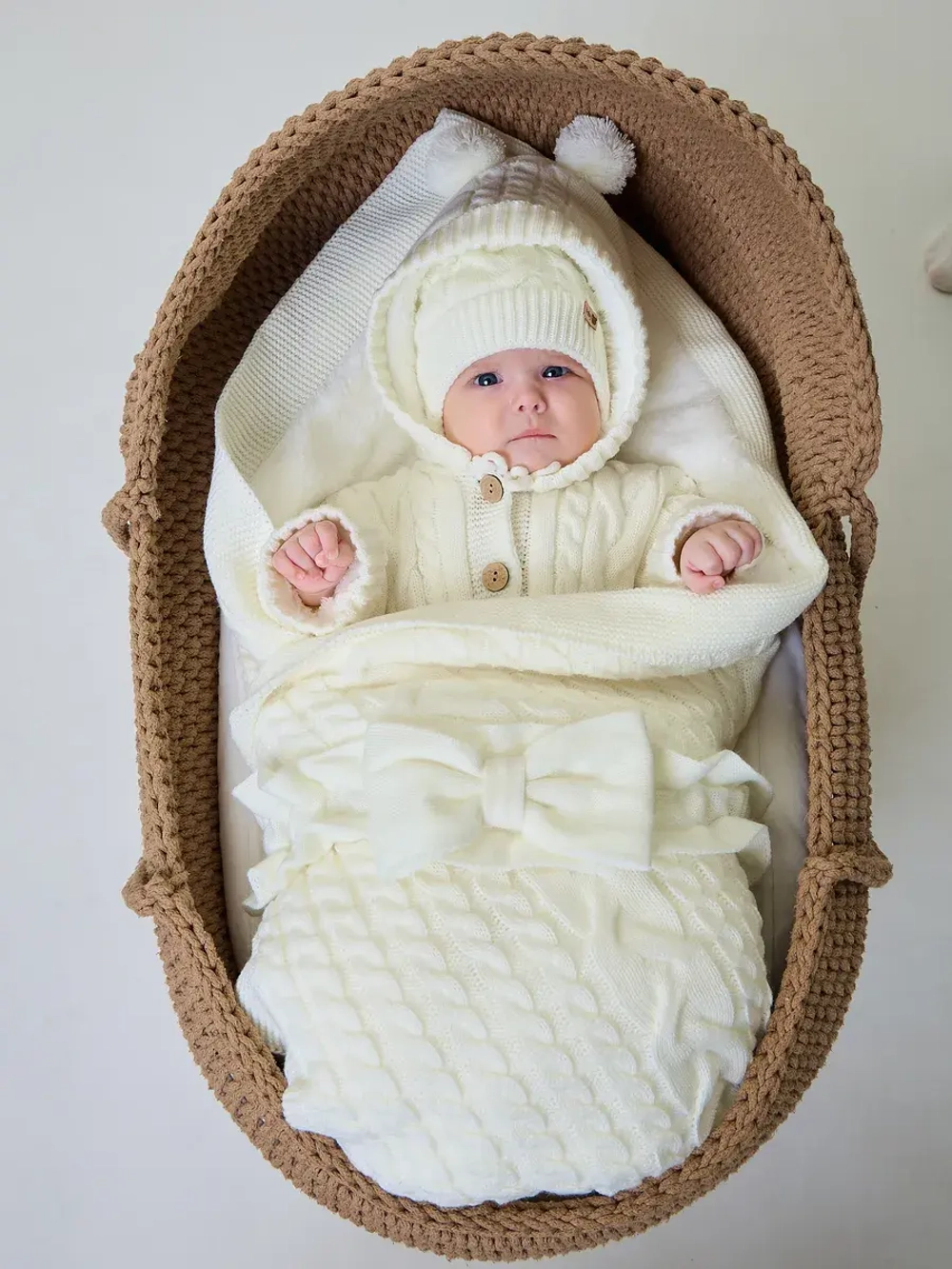 Вязаный конверт на выписку для новорожденного теплый