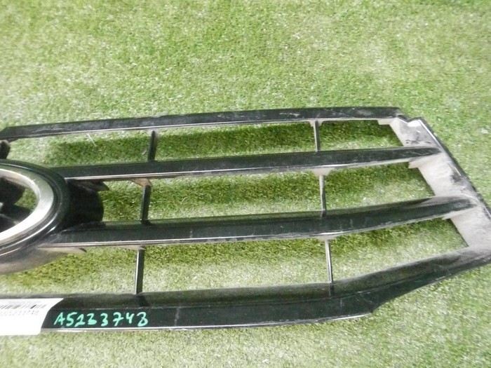 Решетка радиатора Lada Vesta (2015-н.в.)