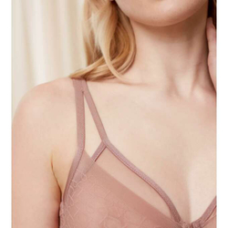 Бюстгальтер Минимайзер Triumph Signature Sheer W01 EX