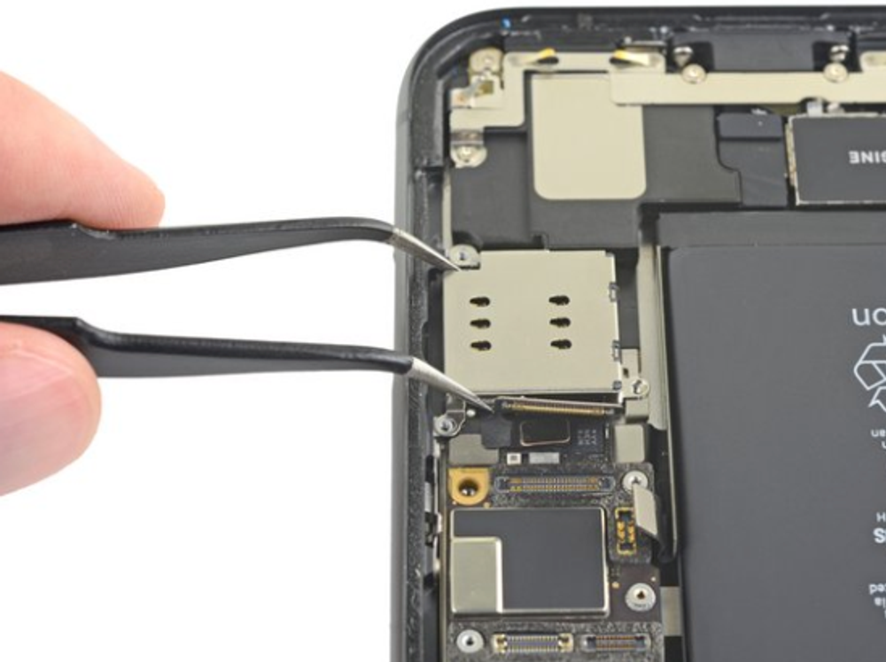 Замена Sim ридера на iPhone 11