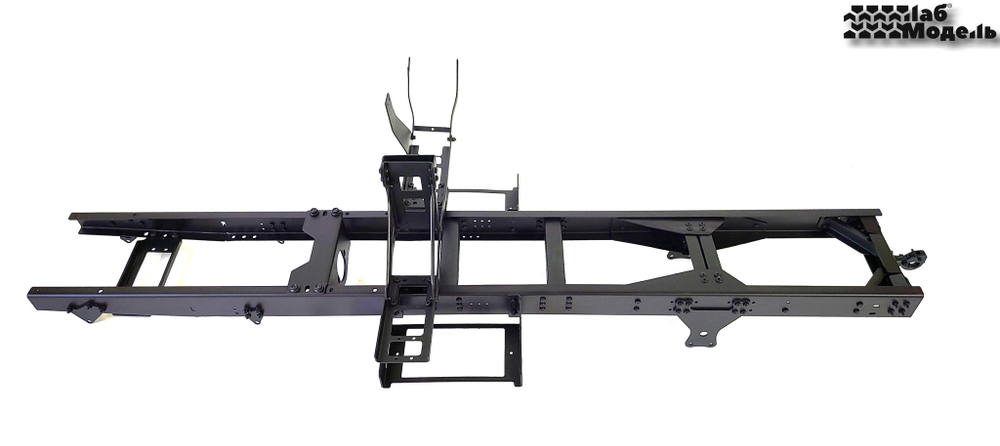 Стальная рама для грузовика ЗИЛ-131 с колесной формулой 6х6 в масштабе 1:10