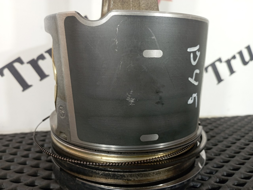 Поршень с шатуном