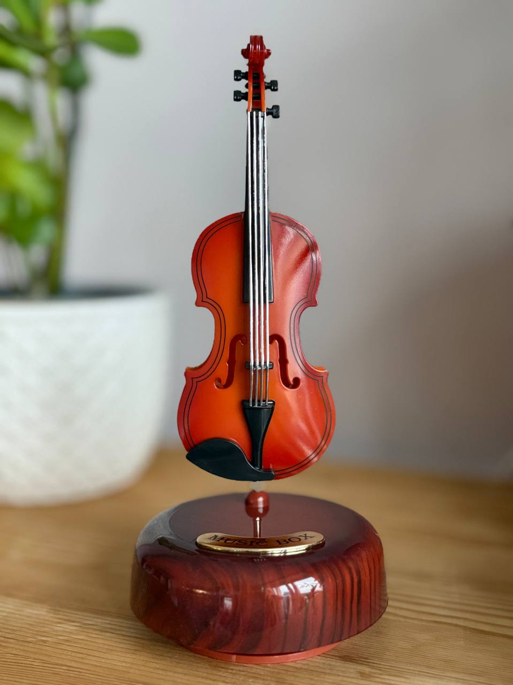 Музыкальная шкатулка "Скрипка"