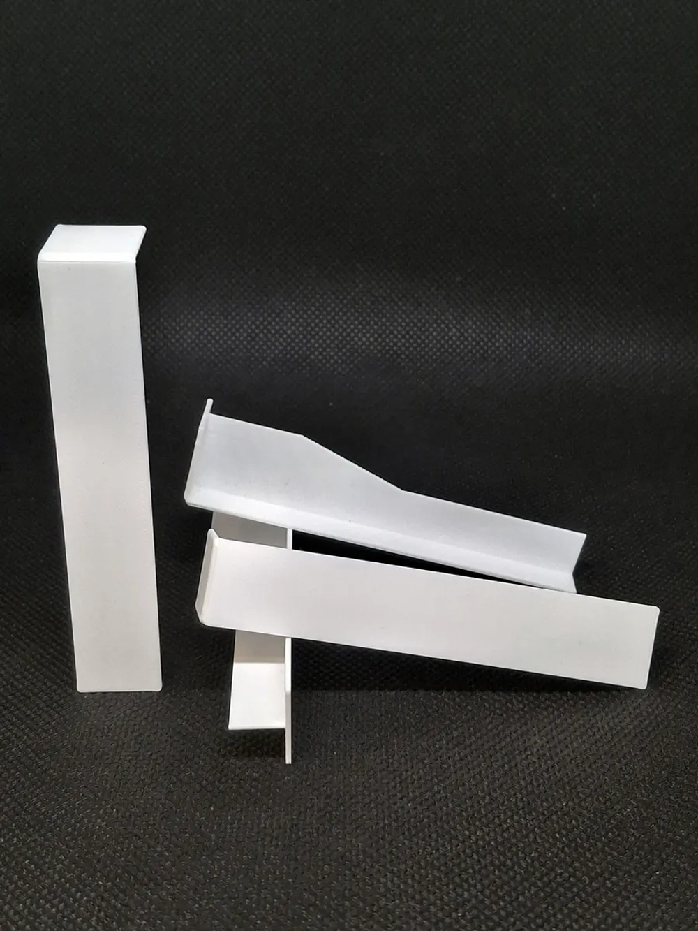 Соединитель для плинтуса 80x17 мм, белый пластиковый - 4 шт.