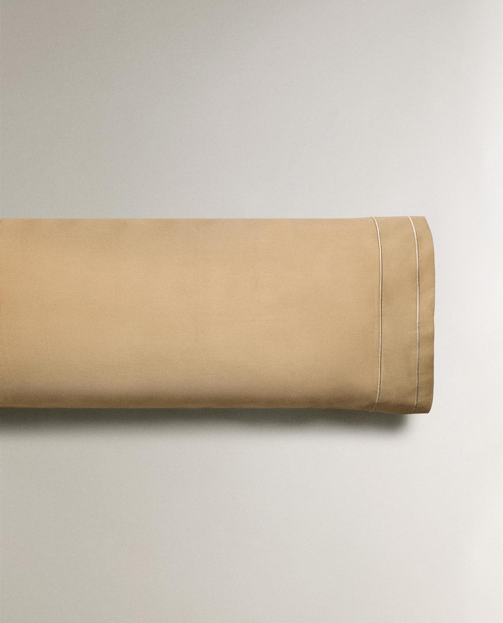 Zara Home - Атласная наволочка с двойной гирляндой 80x80 см