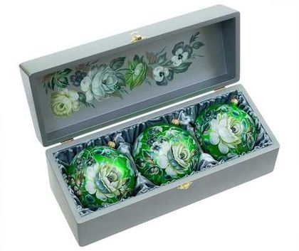 Set of 3 Christmas ball in a wooden box SET04D08112022023