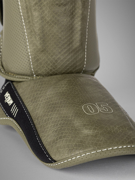 Щитки Venum Impact Evo Scales Army Green