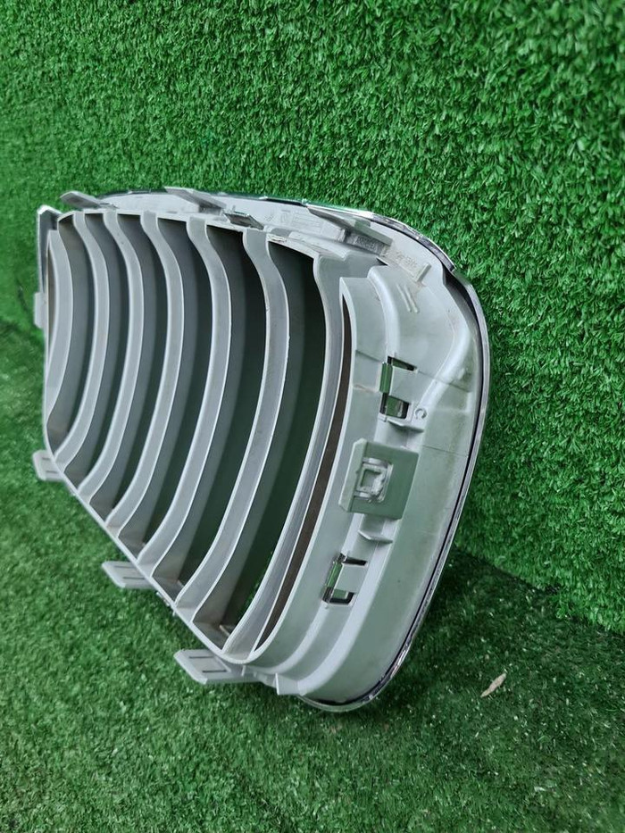 Решетка радиатора левая BMW X3 F25 (2014-2017)